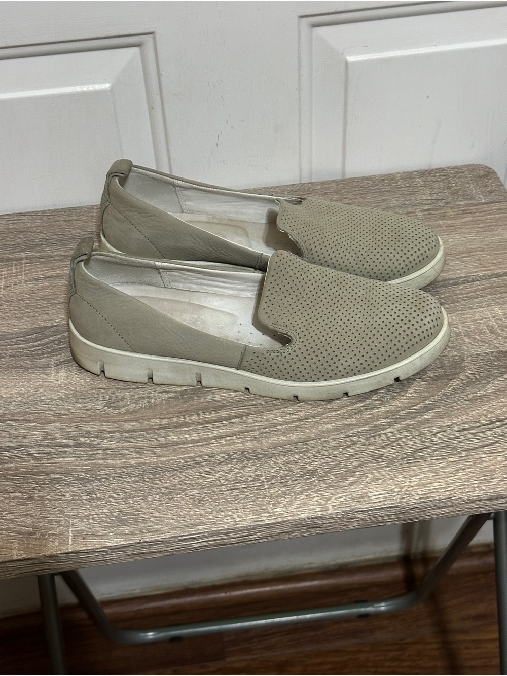 ECCO Bella Womens 40 US 9 Perforated Leather Slip On Loafers Taupe